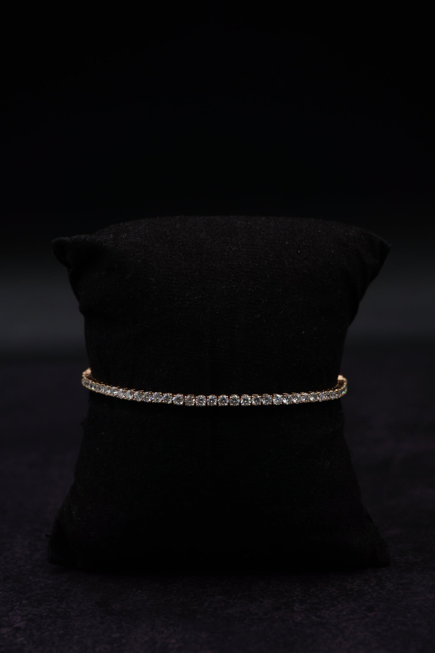 Round Shape Tennis Bracelet Yellow Gold