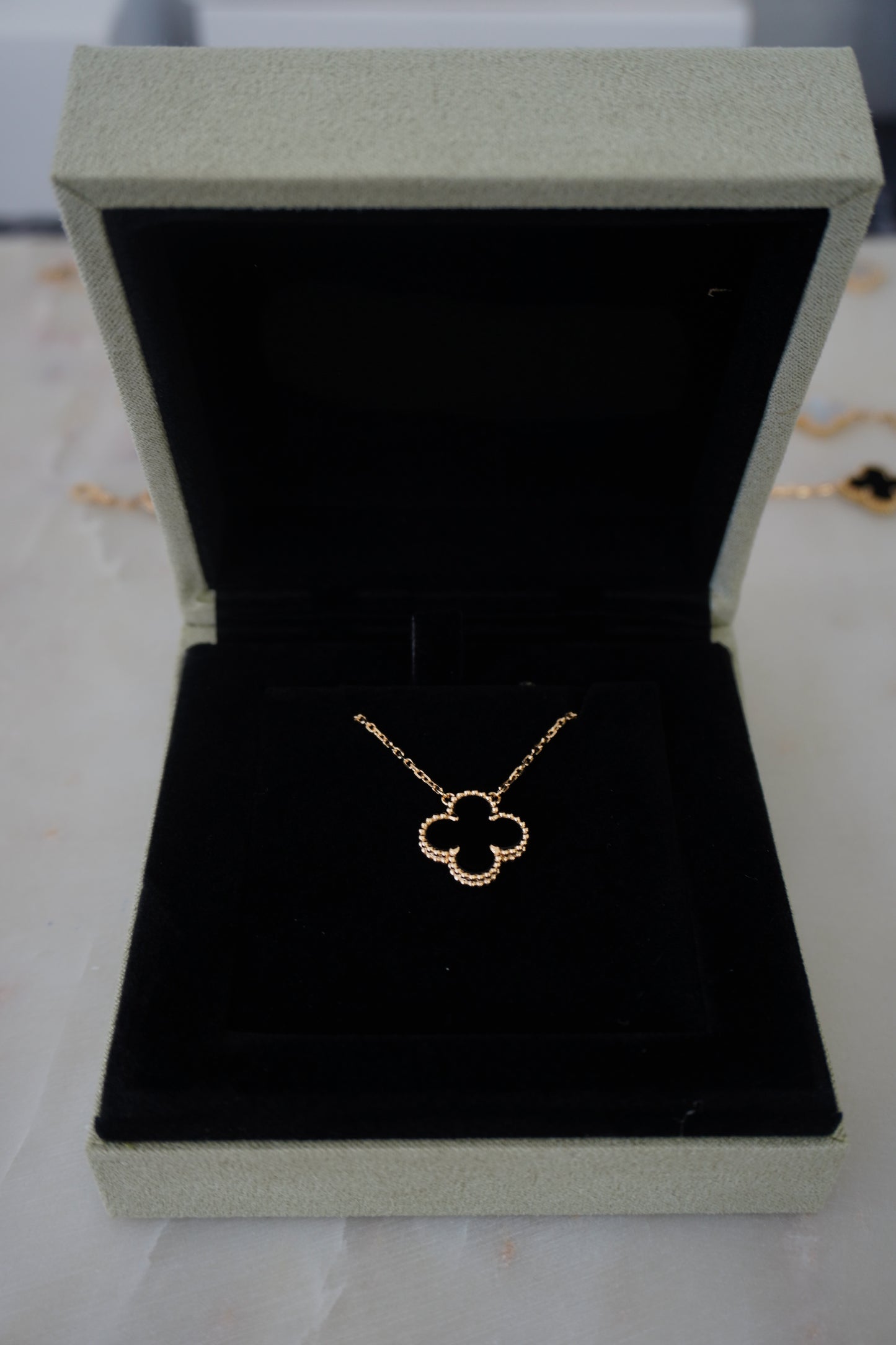 Flower Onyx Necklace