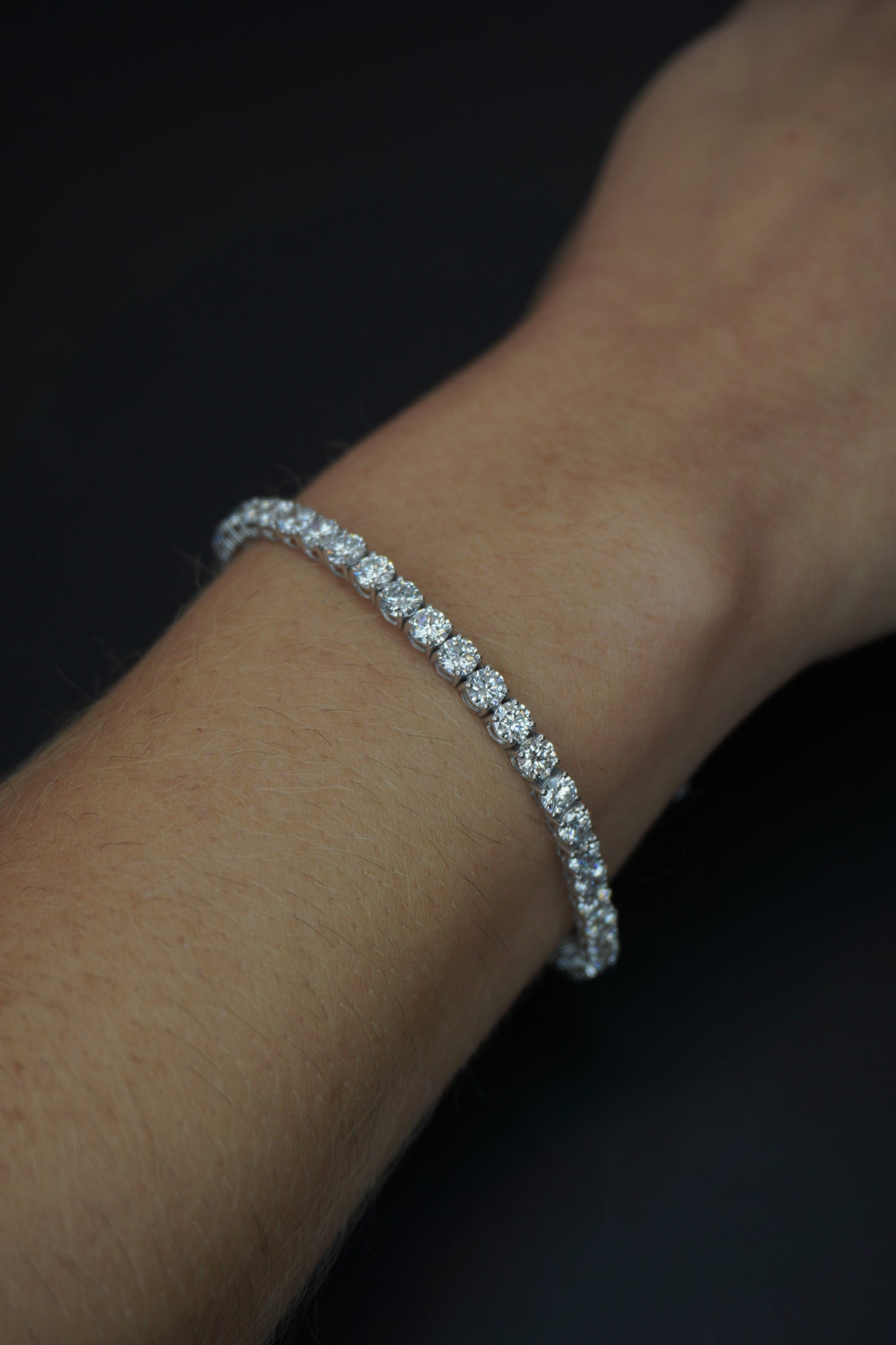 Round Shape Lab tennis bracelet