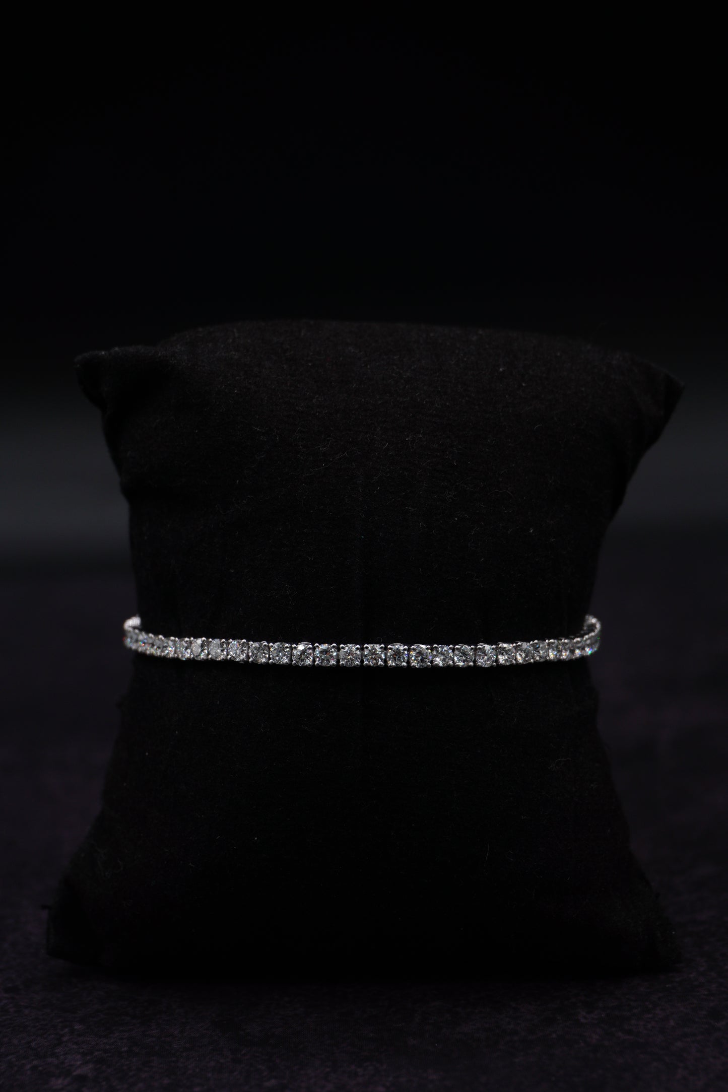 Round tennis bracelet white gold