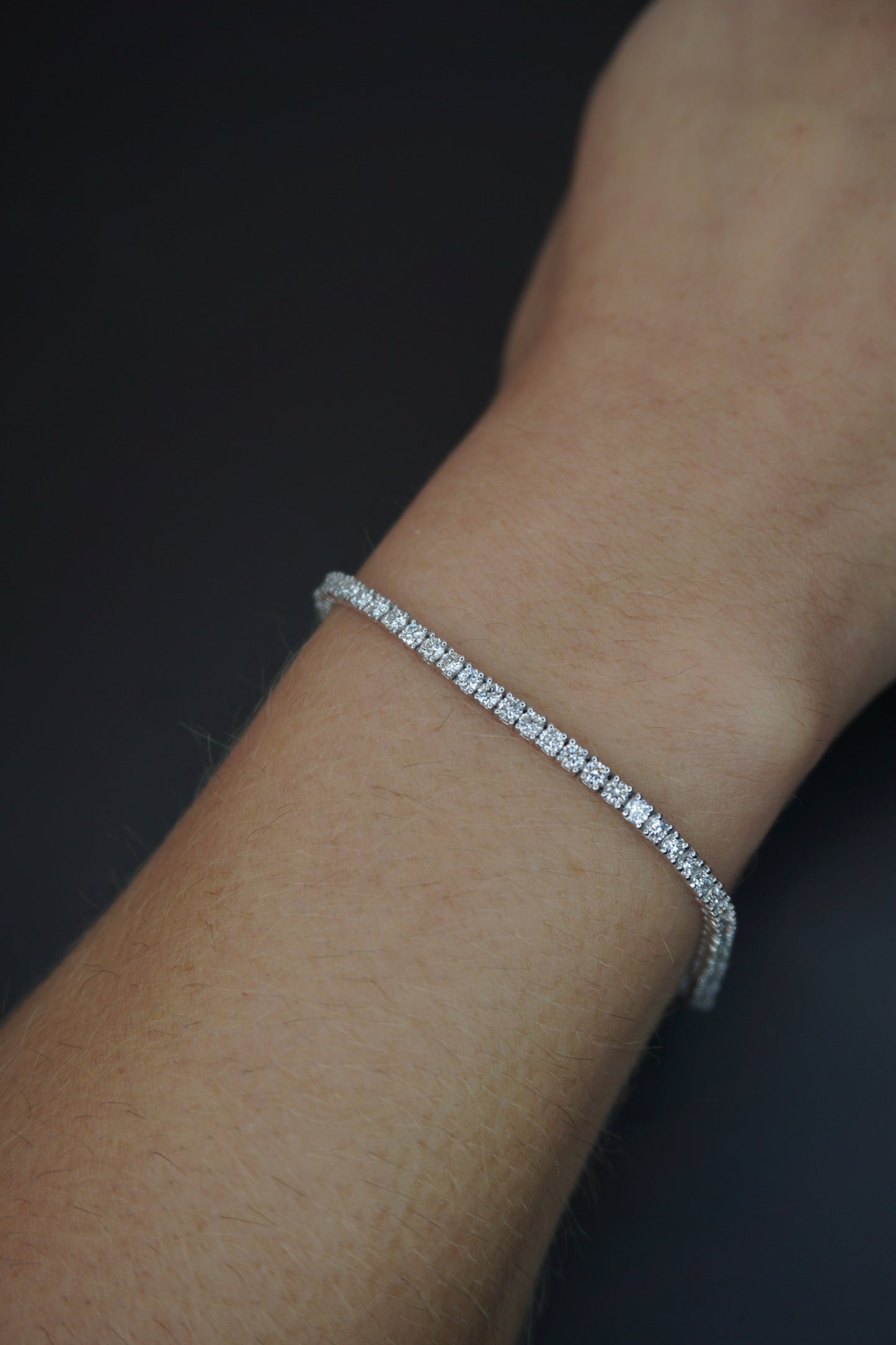 Round Shape Tennis Bracelet In White Gold
