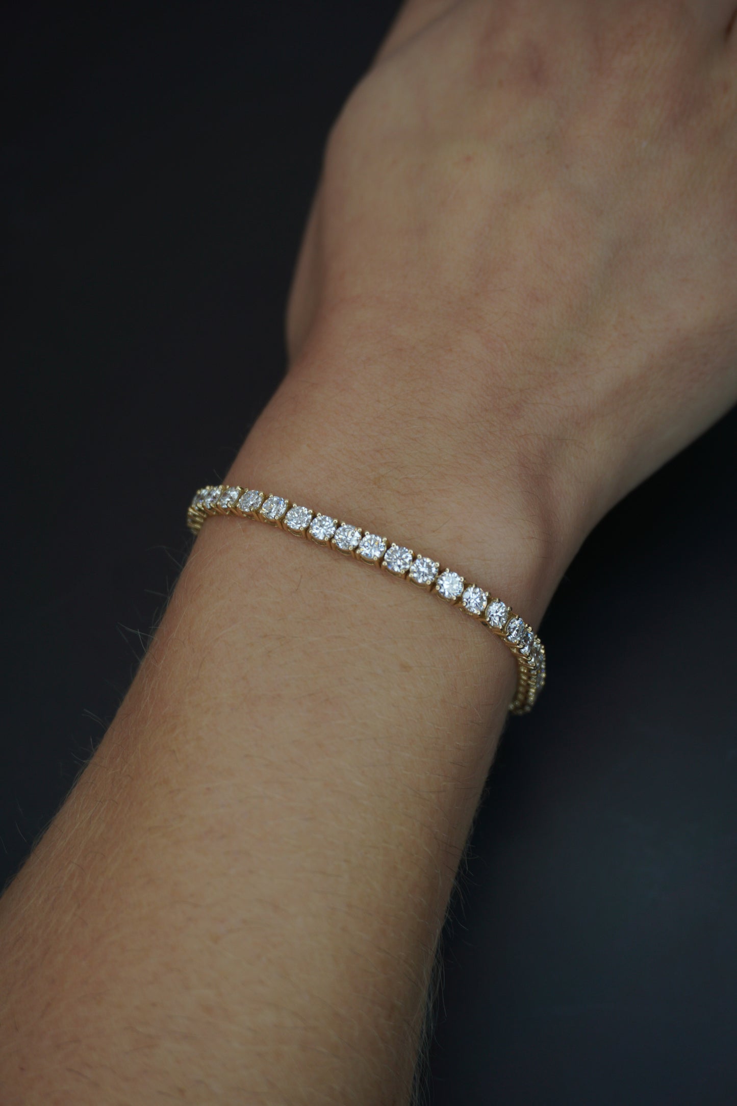 Round Shape Tennis Bracelet Yellow Gold